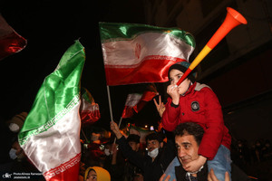 شادی مردم پس از صعود تیم ملی به جام جهانی قطر