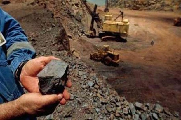 مهمترین کمربند معدنی فلزی کشور از اردستان عبور می کند
