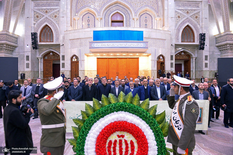 تجدید میثاق رئیس، معاونان و کارکنان ستاد فرمان اجرایی حضرت امام با آرمان های بنیانگذار جمهوری اسلامی