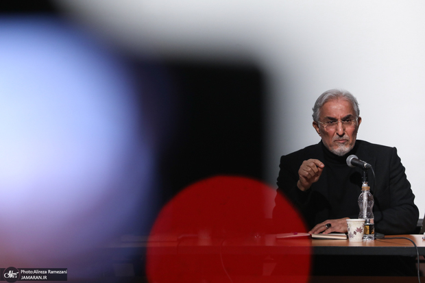 راغفر: ۱۵ بار افزایش قیمت بنزین هیچ‌گاه کسری بودجه را کاهش نداده و  کشور را در دور باطل تورم و کسری بودجه گرفتار کرده است/بازنگشتن ۹۵ میلیارد دلار ارز صادراتی، نماد آشکار بی‌انضباطی مالی و نفوذ ذی‌نفعان است