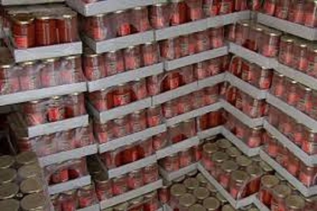 مقادیری مواد غذایی احتکاری در اردبیل کشف شد