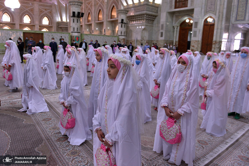 مراسم جشن تکلیف فرزندان کارکنان معاونت آماد و پشتیبانی سپاه در حرم مطهر امام خمینی(س)