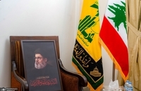 حضور نماینده رهبر انقلاب اسلامی در منزل خانواده‌های فرماندهان شهید حزب‌الله لبنان در بیروت (6)