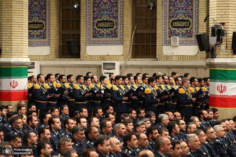 دیدار جمعی از فرماندهان و کارکنان نیروی هوایی ارتش با فرمانده معظم کل قوا