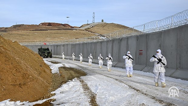 دیوارسازی ترکیه در مرز با ایران تکمیل شد + عکس