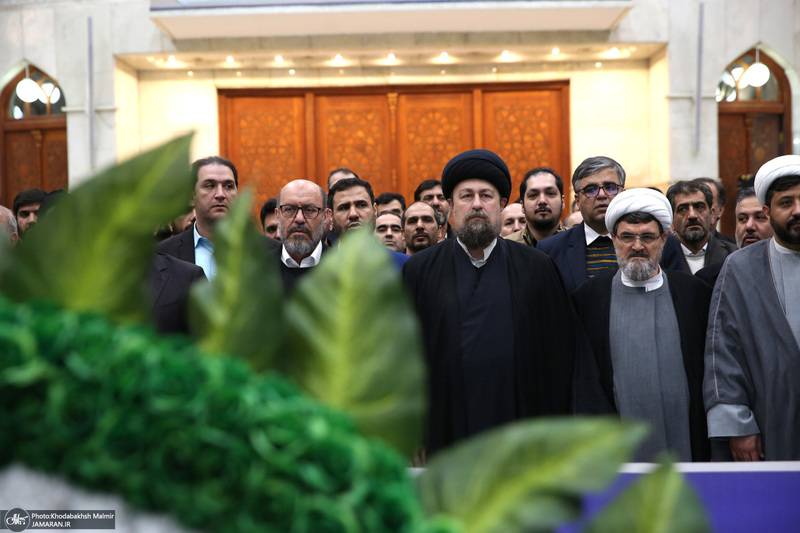 تجدیدمیثاق رئیس و جمعی از کارکنان بنیاد مستضعفان با امام راحل