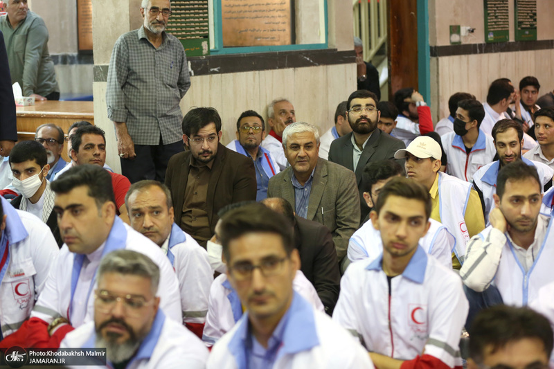 تجدید میثاق جمعی از جوانان هلال احمر با آرمان های حضرت امام خمینی (س)