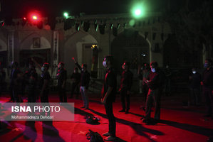 عزاداری شب چهارم محرم در مجاورت ارگ کریمخانی