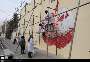 یک نقاشی دیواری در مشهد با مشارکت نقاشان 3 کشور کشیده می شود