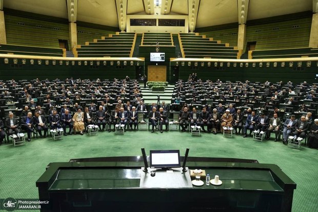 جزئیات نشست غیرعلنی مجلس و دولت/ این نشست نشستی امیدبخش و راهگشا برای حل مشکلات کشور بود 