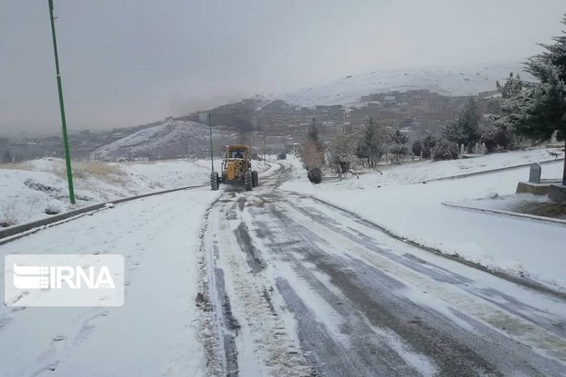 برف روستاهای بخش مرکزی مهریز را سفیدپوش کرد