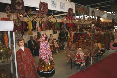2 جشنواره صنایع دستی و سوغات و گوجه سبز در سرپل ذهاب برگزار می شود