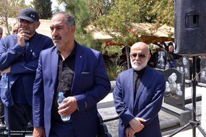 مراسم خاکسپاری سیدعلی صنیع خانی در بهشت زهرا (س) تهران