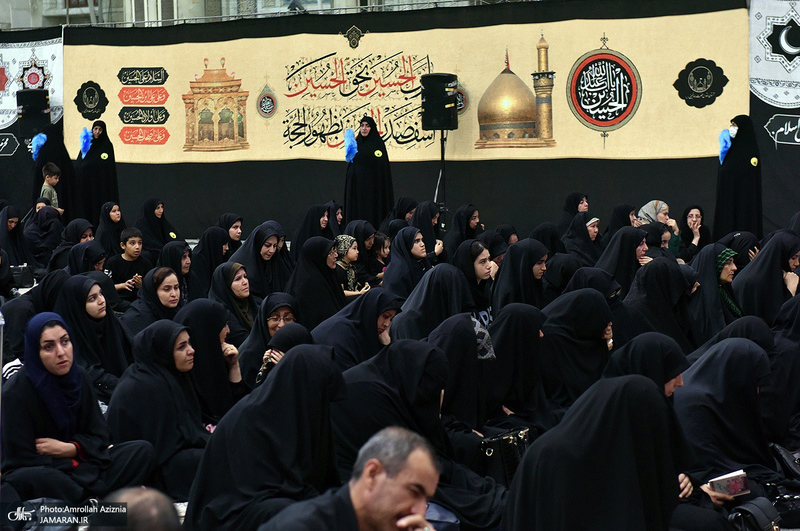 دومین شب عزاداری حضرت اباعبدالله الحسین (ع) در حرم امام خمینی