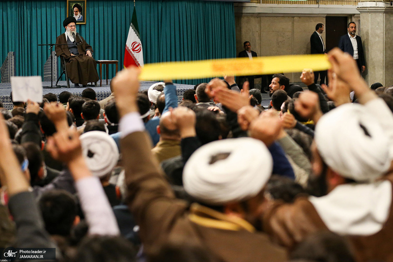 دیدار جمعی از رأی اولی‌ها و خانواده‌های شهدا با رهبر معظم انقلاب