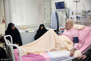 عیادت جمعی از شخصیت های سیاسی و فرهنگی از سید محمد خاتمی - 2