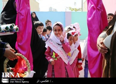 زنگ شکوفه ها در مدارس قزوین نواخته شد