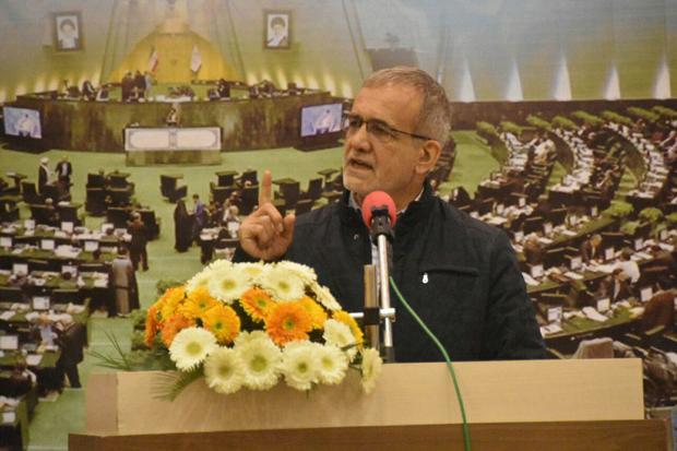 نایب رئیس مجلس: استفاده از متخصصان و کارشناسان نیاز کشور است