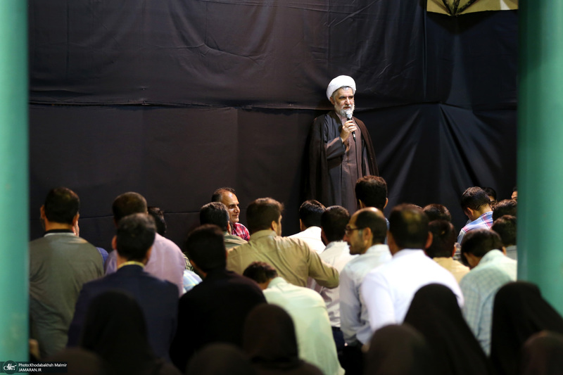 تجدید میثاق معلمان جدیدالاستخدام استثنایی با حضرت امام خمینی (ره) در حسینیه جماران