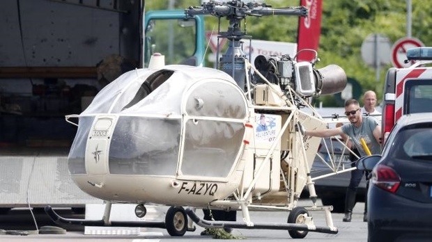 فرار یک مجرم سابقه دار از زندان با هلی‌کوپتر! + تصاویر
