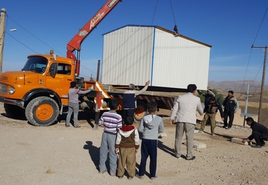 فرماندار: برخی از اهالی راور خواستار دریافت کانکس شدند