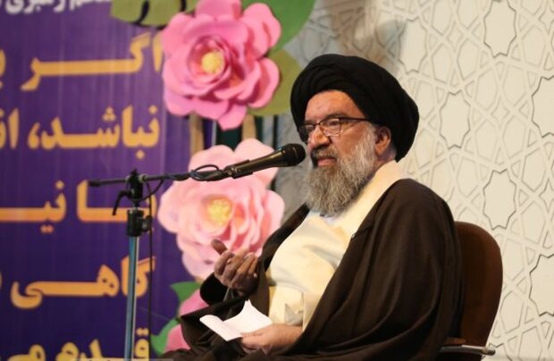 آیت الله خاتمی: هدف دشمن از ایجاد ناآرامی های اخیر ضربه به دین بود