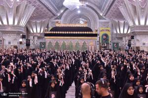 اجرای سرود دانش آموزی در حرم مطهر امام خمینی