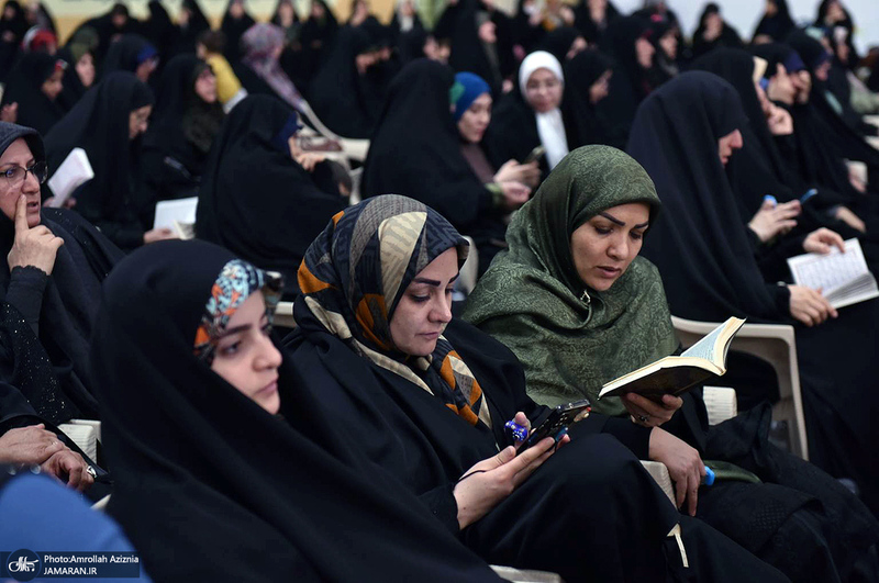 آئین هم عهدی بانوان مراکز تعالی طرح شهید آرمان علی وردی در حرم امام خمینی