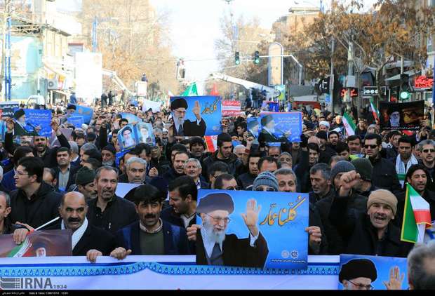 مردم ایران تا آخرین قطره خون راه امام و انقلاب را ادامه می دهند