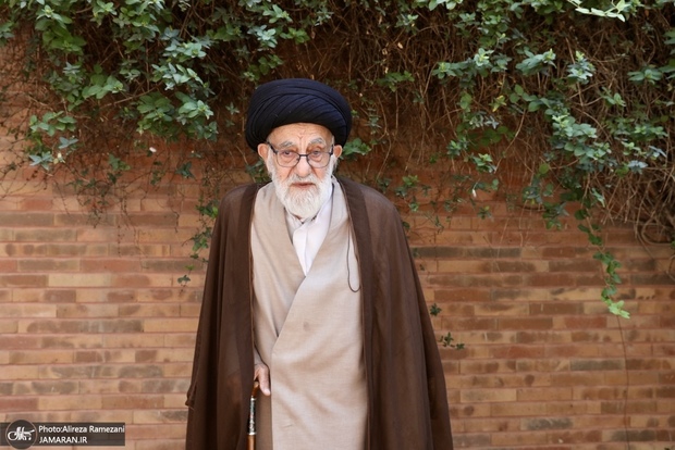 آیت الله سید جعفر شبیری زنجانی، دوست قدیمی رهبر شهید: علاقه مشترک به نواب صفوی پایه آشنایی ما شد/ آمادگی برای شهادت از سال‌های جوانی تا پایان عمر در وجود رهبر شهید دیده می‌شد/ حفظ استقلال کشور از مهم‌ترین دغدغه‌های آیت الله خامنه‌ای برای آینده ایران بود
