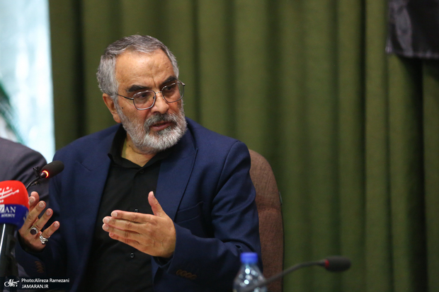 محمدعلی انصاری تشریح کرد؛ برگزاری باشکوه آیین‌های سوگواری سیدالشهدا(ع) در حرم مطهر امام خمینی(س) با حضور گسترده مردم، مسئولان و خانواده‌های معظم شهدا