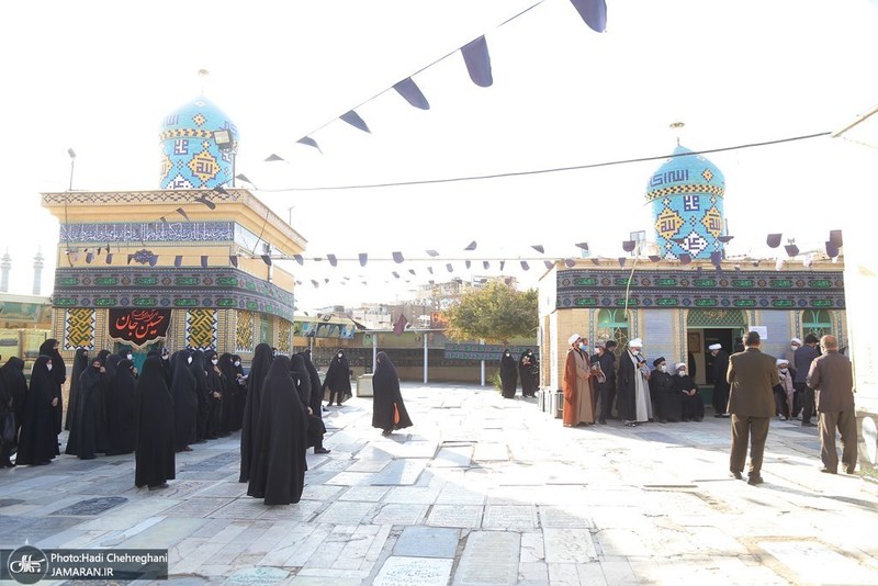 مزار آیت الله العظمی صانعی(ره) در اولین پنج شنبه رحلت ایشان