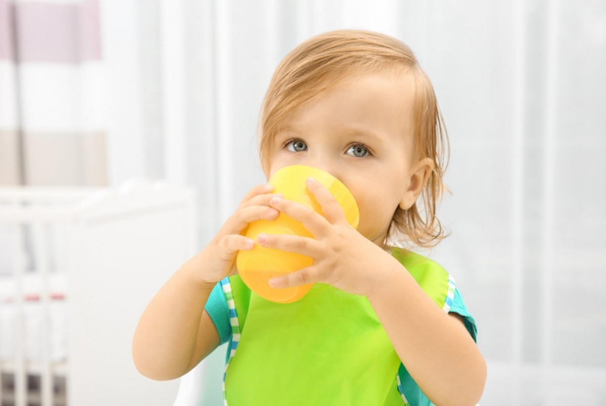 خطرات مصرف آبمیوه برای کودکان زیر یکسال!