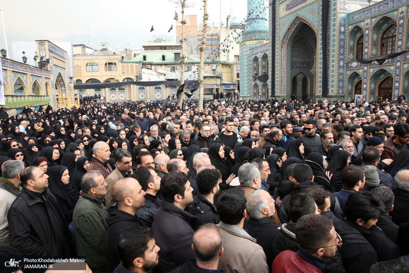 اقامه نماز سید حسن خمینی بر پیکر ٣ تن از شهدای سانحه هواپیمای اوکراینی