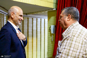 شب بزرگداشت «فرشاد مومنی»