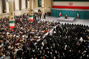 دیدار جمعی از رأی اولی‌ها و خانواده‌های شهدا با رهبر معظم انقلاب