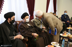 حاشیه های تجدید بیعت فرماندهان ارشد نیروهای مسلح با آرمان های امام خمینی (س)