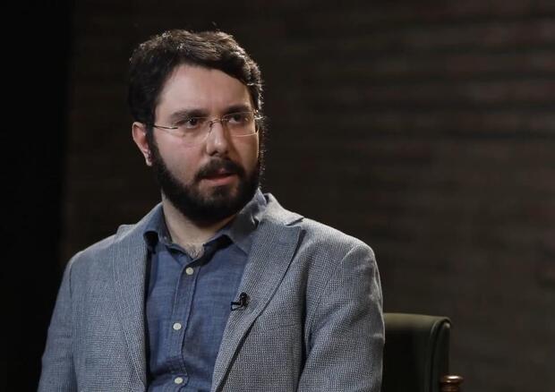 سید عمادالدین خاتمی: اروپایی‌ها از اینکه بیرون بازی افتاده‌اند خیلی ناراحت هستند/ شکست مذاکرات برای هر دو طرف بسیار پرهزینه است/ چیزی که باعث شده امروز آمریکایی‌ها با ایران مذاکره کنند، وجود حجم زیاد اورانیوم غنی شده با غلظت بالا است