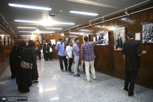 بازدید جمعی از دانشجویان انگلیسی و جمعی از دانش آموزان بندر دیر از جماران