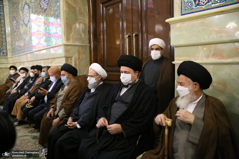 حضور مراجع و علما در مسجد امام حسن عسکری(ع) در پی ارتحال آیت الله العظمی صافی(ره)