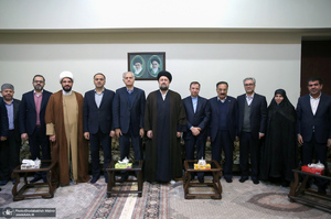 دیدار مدیرعامل و مدیران بانک دی با سید حسن خمینی