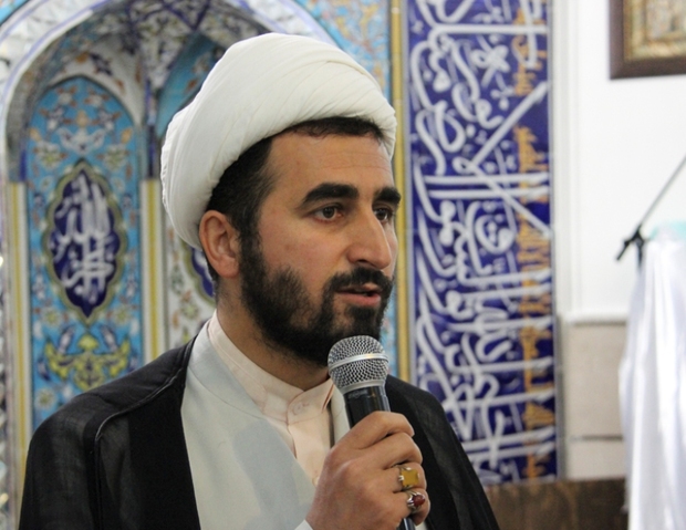 نماز جمعه با دل و ایمان مردم سروکار دارد