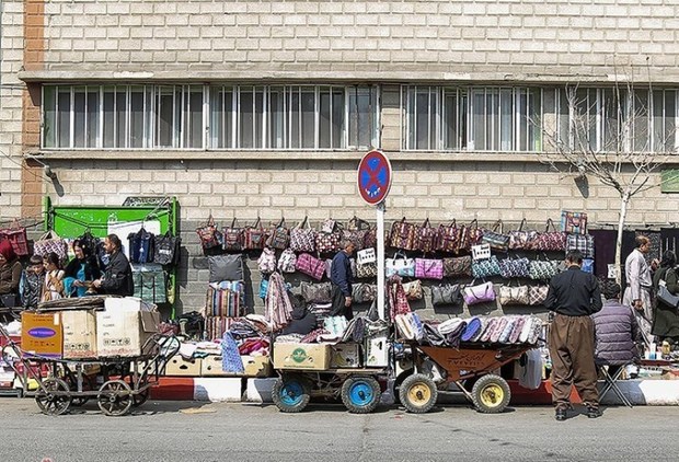 دستفروشان سنندجی در بازارهای هفتگی ساماندهی می شوند