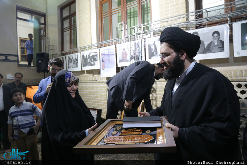 مراسم بزرگداشت خانواده های شهدای 15 خرداد و مدافع حرم توسط سید علی خمینی