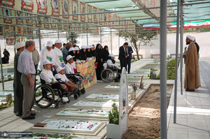 ادای احترام ورزشکاران و قهرمانان پارالمپیکی ایران به مقام شامخ شهدا