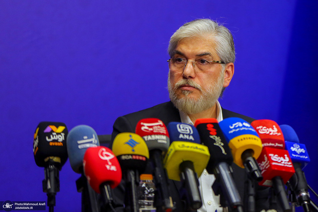 وزیر علوم: حامی حضوری بودن دانشگاه‌ها هستیم، به شرطی که دانشگاه محل خشونت و اهانت به نمادهای ملی و میهنی نشود/ تصویر دانشگاه بحرانی از سوی رسانه‌های معاند در حال القاشدن است/ دانشگاه به هیچ عنوان بحرانی نیست و هزاران کلاس در حال برگزاری است