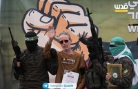 تحویل پنجمین گروه از اسرای صهیونیست در نوار غزه در چارچوب مرحله اول توافق طوفان الاقصی برای تبادل اسرا  (16)