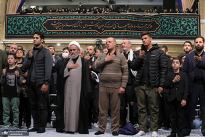 اولین شب مراسم عزاداری ایام شهادت حضرت زهرا (س) در حسینیه امام خمینی(ره)