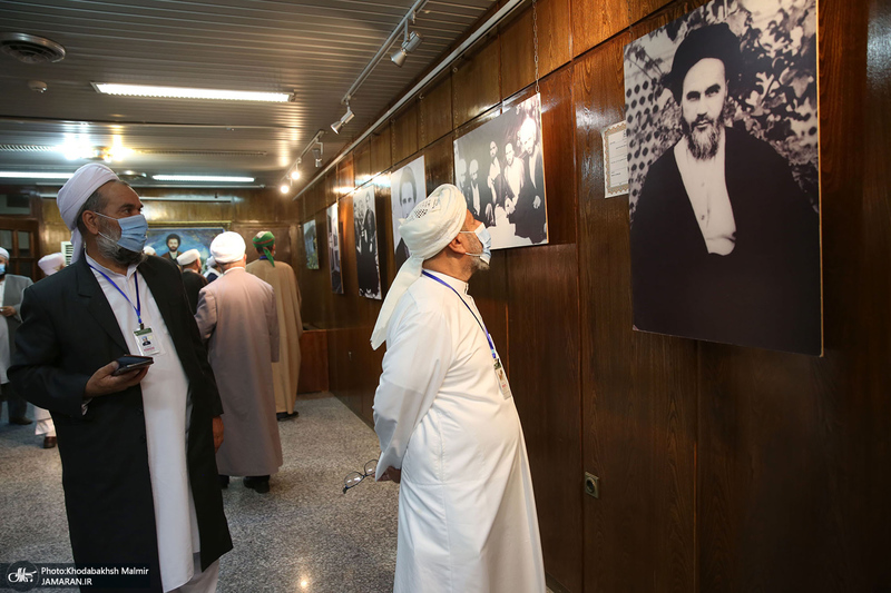 بازدید جمعی از امامان جمعه، روحانیون، علما، فضلا و مدرسین حوزه های علمیه اهل تسنن از جماران