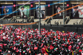  ادای احترام ملت ایران به رهبر شهید/ عزاداران با پرچم سرخ و فریاد «مرگ بر آمریکا» به خیابان آمدند
